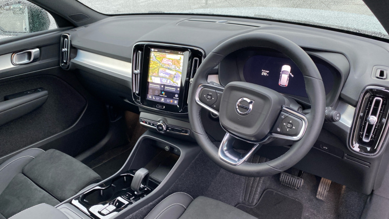 Volvo XC40 2.0 B4P Plus Dark 5dr Auto Petrol Estate